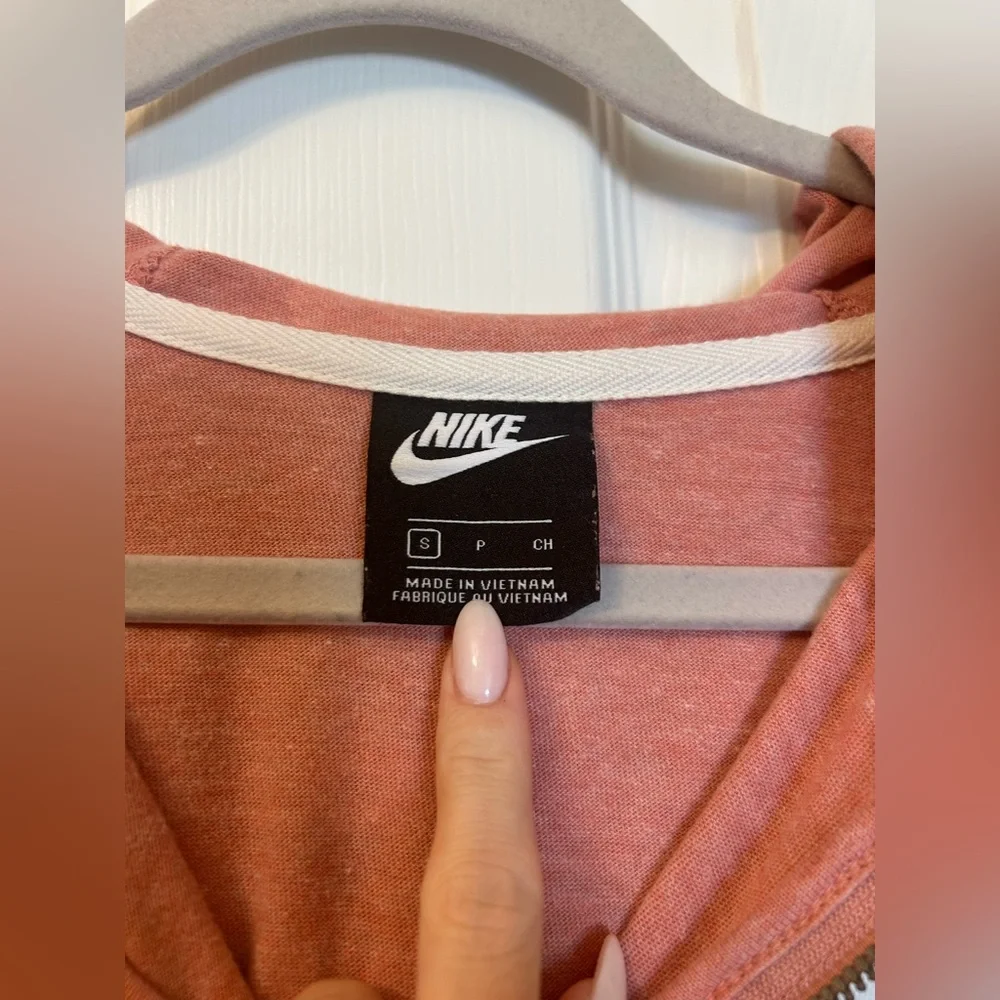 Women’s Pink Nike Zip Up Hooded Sweatshirt - Picture 3 of 4